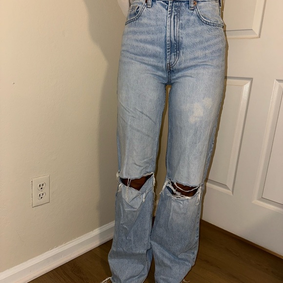 Zara High Rise Light Blue Ripped Jeans - Picture 2 of 4